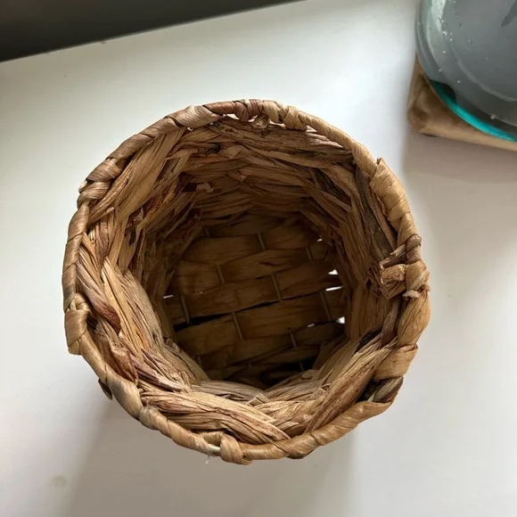 Small Rattan Basket Stand • Trinket Basket • Mini Plant Stand - Picture 2 of 7